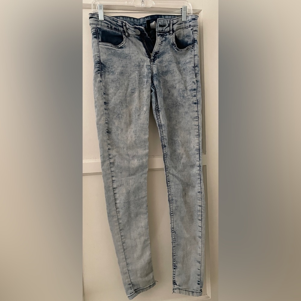 H&M Dividend Acid Wash Skinny Jeans size 8